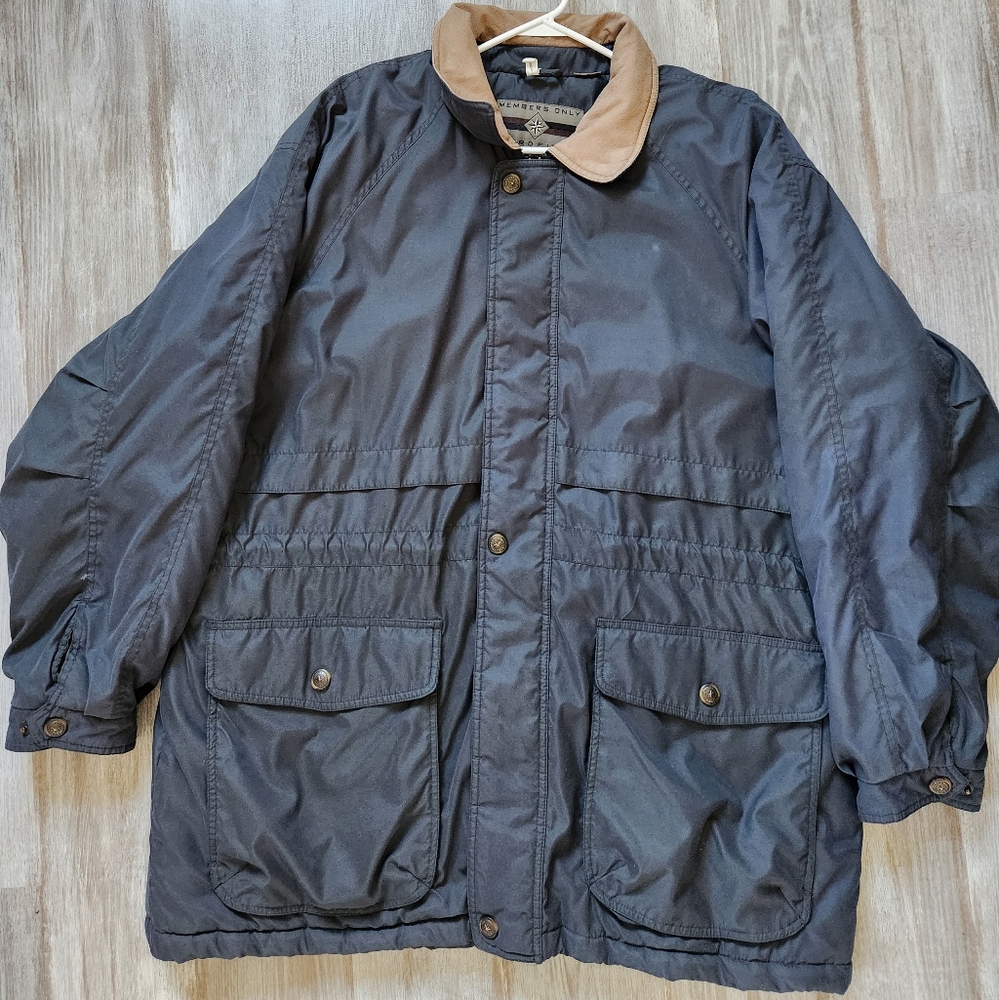 Vintage Men's Black Bomber Jacket with Tan Collar